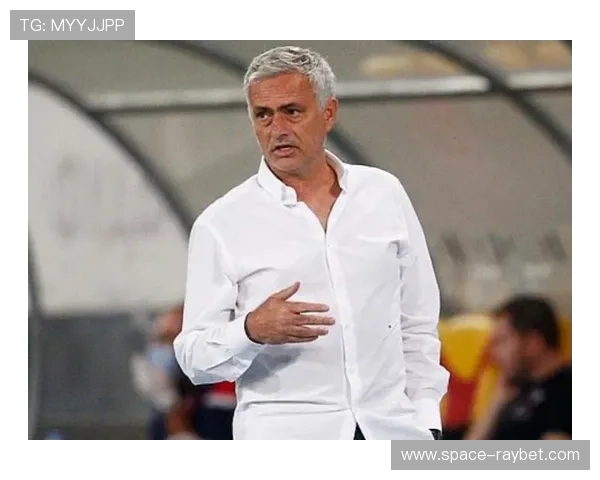 终场哨响，德泽尔比低头离场，马赛更衣室陷入沉寂